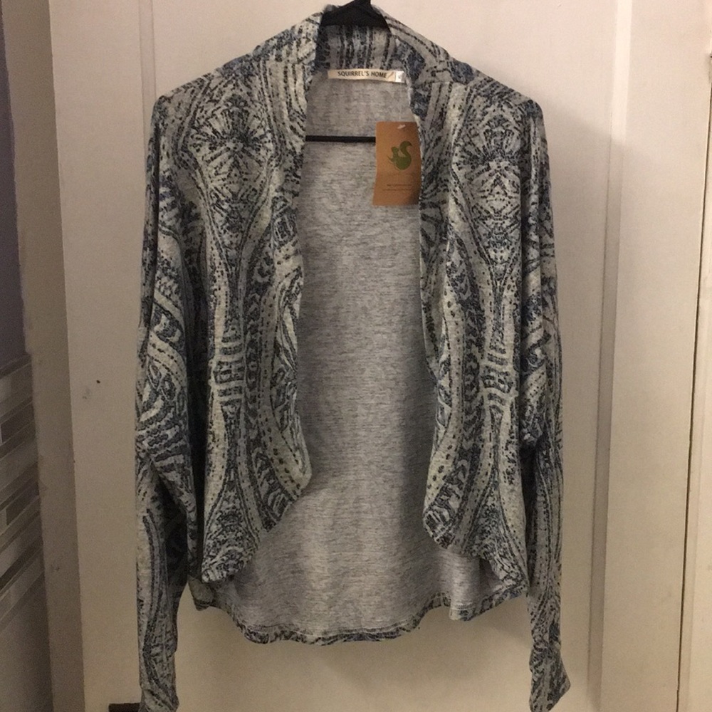 Squirrel’s Home top. XL